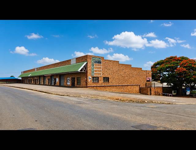 340M² RETAIL TO LET IN WHITE RIVER INDUSTRIAL